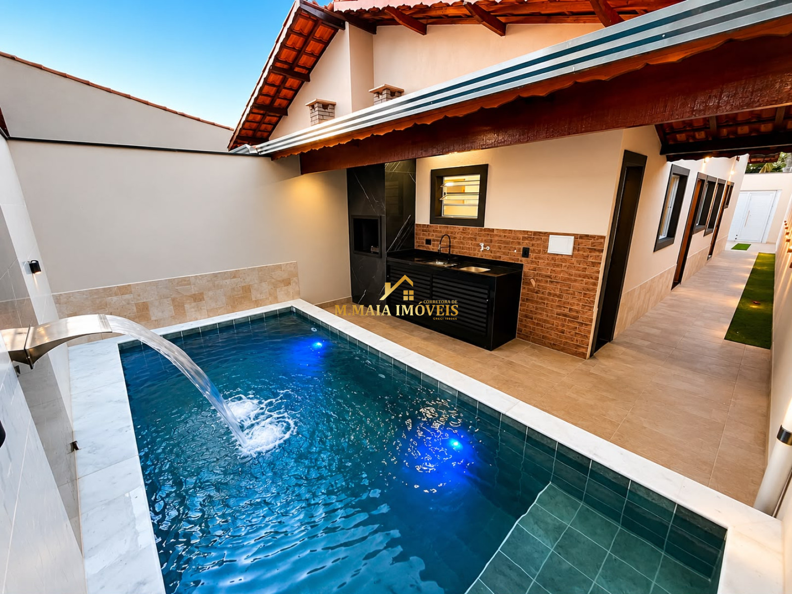 Casa em Bairro Santa Terezinha - Itanhaém