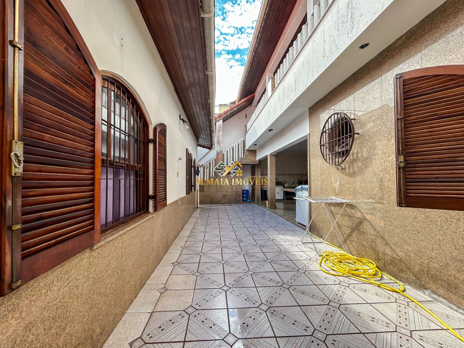 Casa em Belmira Novaes - foto 31